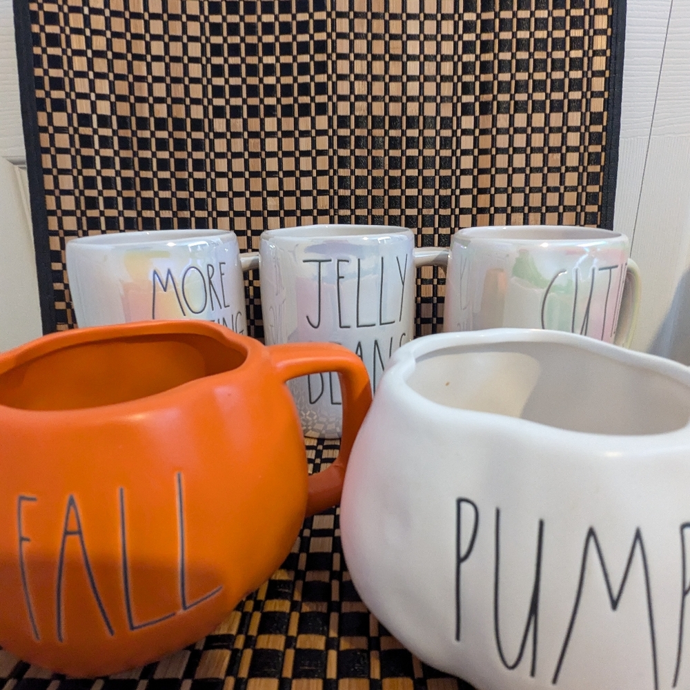 5 Rae Dunn mugs